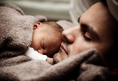 Veja famosos que adotaram filhos Conheça personalidades que têm ou tiveram filhos adotivos. - (crédito: PublicDomainPictures por Pixabay )