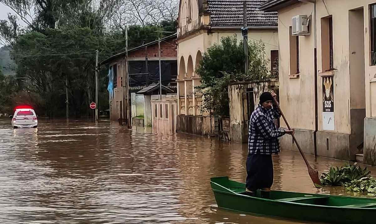 RS monitora risco de novo ciclone perto da costa e terá mais chuva forte