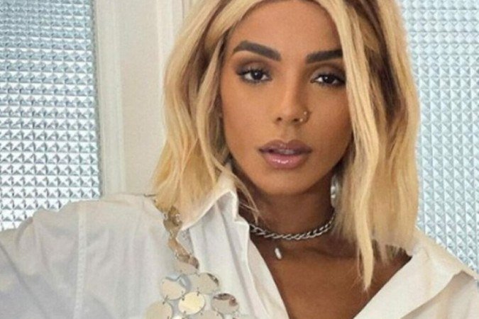 Brunna Gonçalves mostra antes e depois de sorriso após colocar lentes - (crédito: Reprodução/ Instagram) Brunna Gonçalves mostra antes e depois de sorriso após colocar lentes - (crédito: Reprodução/ Instagram)