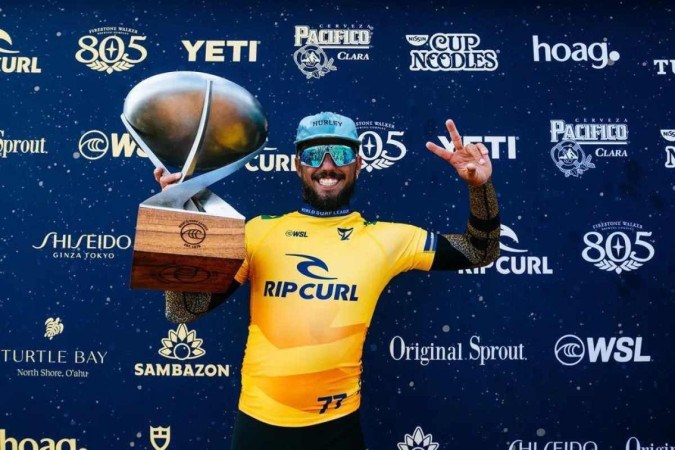 Filipinho faturou o bicampeonato mundial no surfe e mira repetir o desempenho em Paris-2024 -  (crédito: WSL/Divulgação)