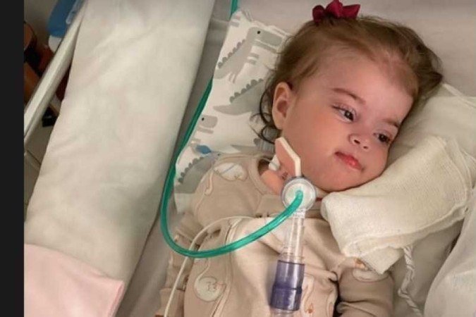 Maria Guilhermina nasceu com uma condição rara chamada Anomalia de Ebstein, uma cardiopatia congênita rara que afeta a válvula tricúspide do coração - (crédito: Instagram @julianacazarre/ reprodução) Maria Guilhermina nasceu com uma condição rara chamada Anomalia de Ebstein, uma cardiopatia congênita rara que afeta a válvula tricúspide do coração - (crédito: Instagram @julianacazarre/ reprodução)