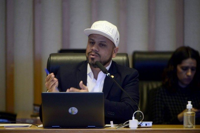 Ao justificar sua posição contrária à votação sem mais esclarecimentos, o deputado comparou a operação à contratação de um empréstimo por qualquer cidadão - (crédito: Marcelo Ferreira/CB/D.A Press) Ao justificar sua posição contrária à votação sem mais esclarecimentos, o deputado comparou a operação à contratação de um empréstimo por qualquer cidadão - (crédito: Marcelo Ferreira/CB/D.A Press)