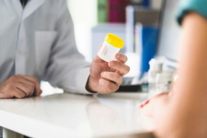 Por 24 semanas, pacientes serão submetidos regularmente a testes de urina para detectar drogas - (crédito: Getty Images) Por 24 semanas, pacientes serão submetidos regularmente a testes de urina para detectar drogas - (crédito: Getty Images)