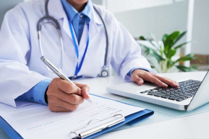 A mãe compartilhou com o ChatGPT todos os sintomas e dados das ressonâncias magnéticas que ele realizou ao longo dos anos - (crédito: Reprodução/Freepik) A mãe compartilhou com o ChatGPT todos os sintomas e dados das ressonâncias magnéticas que ele realizou ao longo dos anos - (crédito: Reprodução/Freepik)