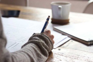 Uma pausa para tomar uma xícara de café durante os estudos pode ser bom para o aprendizado -  (crédito: craftedbygc/ Unsplash)