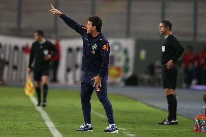 Fernando Diniz terminou a primeira rodada dupla de jogos das Eliminatórias com 100% de aproveitamento à frente da Seleção - (crédito: Vitor Silva/CBF) Fernando Diniz terminou a primeira rodada dupla de jogos das Eliminatórias com 100% de aproveitamento à frente da Seleção - (crédito: Vitor Silva/CBF)