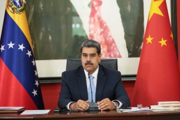 Nesta foto divulgada pela assessoria de imprensa de Miraflores, o presidente da Venezuela, Nicolás Maduro, fala durante uma conferência com a imprensa internacional em Pequim, em 14 de setembro de 2023 -  (crédito: Zurimar Campos / Venezuelan Presidency / AFP)
