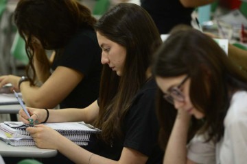 Distrito Federal tem queda maior que a nacional em relação ao número de matrículas em cursos presenciais -  (crédito: Carlos Vieira/CB/D. A Press)