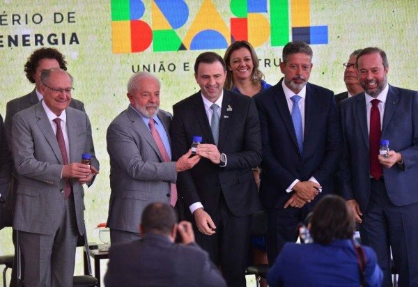 Ed Alves/CB/D.A Press