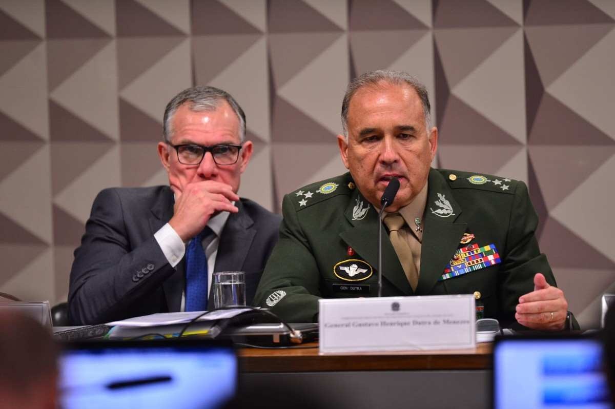 General Dutra defende Exército em depoimento na CPMI: 