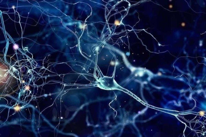 Neurônios fazem sinapses para transmitir informações no sistema nervoso central. Na esclerose múltipla, a bainha de mielina dos axônios é afetada, enquanto na esclerose lateral amiotrófica, os neurônios motores que controlam os músculos são danificados. - (crédito: Reprodução/Pinterest) Neurônios fazem sinapses para transmitir informações no sistema nervoso central. Na esclerose múltipla, a bainha de mielina dos axônios é afetada, enquanto na esclerose lateral amiotrófica, os neurônios motores que controlam os músculos são danificados. - (crédito: Reprodução/Pinterest)