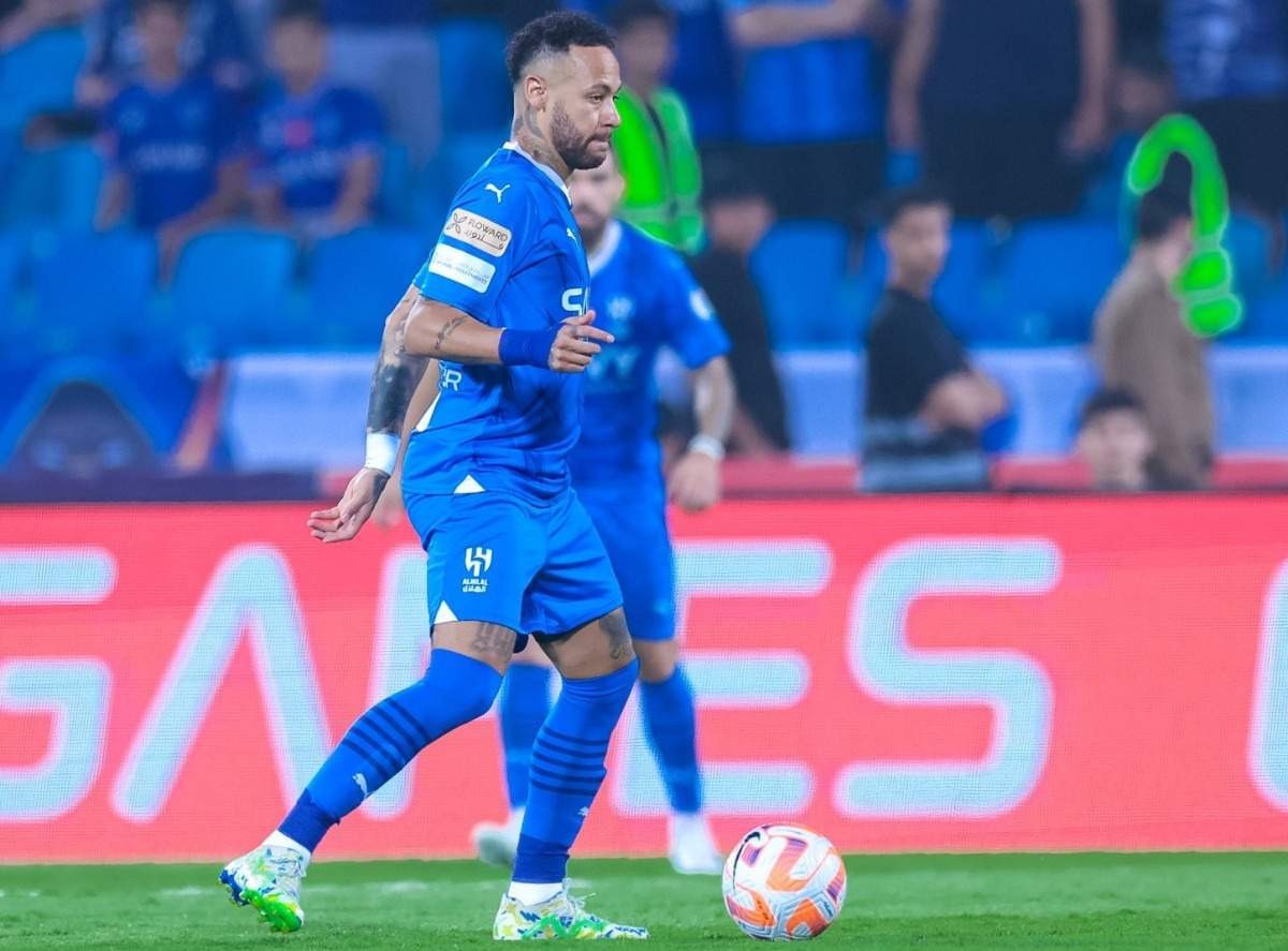 Al-Hilal goleia, mas Neymar rouba a cena na estreia pelo Sauditão