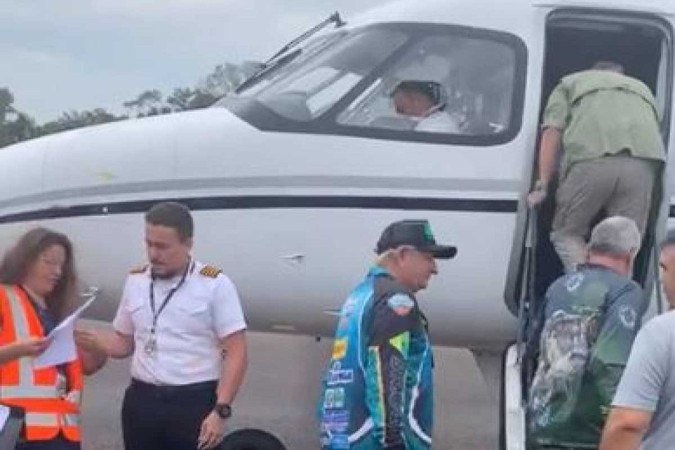 Vídeo mostra momento em que turistas embarcam em avião em Manaus - (crédito: Material cedido ao Correio) Vídeo mostra momento em que turistas embarcam em avião em Manaus - (crédito: Material cedido ao Correio)