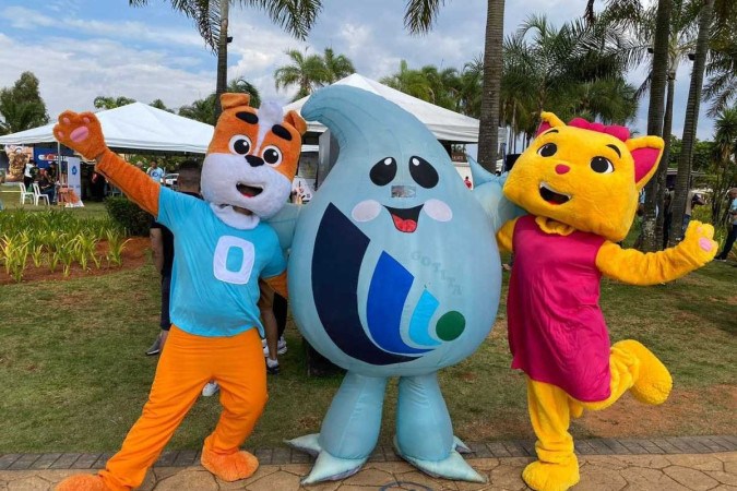 Os mascotes Caninópolis, Gotita e Cristal animaram a criançada e ensinaram a importância da preservação -  (crédito: Fotos: Eduardo Fernandes/ CB/ DA PRESS)