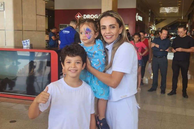Cristina levou os filhos para apoiar a iniciativa e fazer os exames