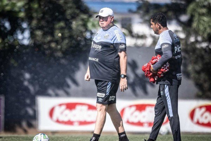 Marcelo Fernandes, técnico interino do Santos. Treino no CT Rei Pelé (17/9/2023) - (crédito: Raul Baretta/Santos FC) Marcelo Fernandes, técnico interino do Santos. Treino no CT Rei Pelé (17/9/2023) - (crédito: Raul Baretta/Santos FC)