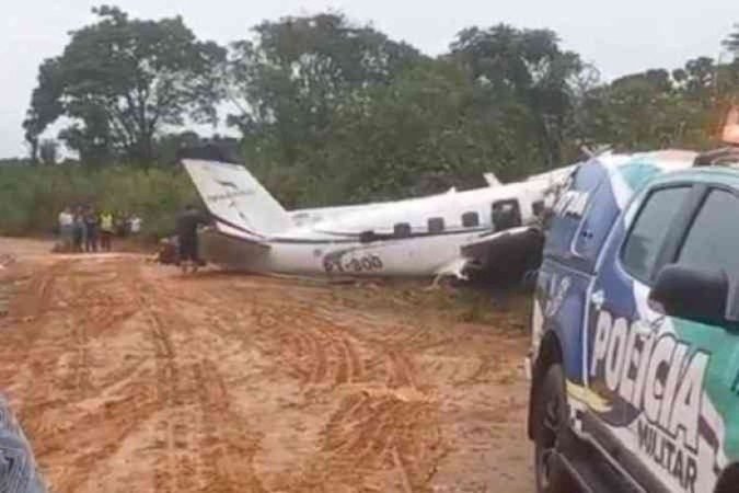 Vídeo mostra aeronave momentos após a queda no AM que matou 14 pessoas - (crédito: EM Nacional) Vídeo mostra aeronave momentos após a queda no AM que matou 14 pessoas - (crédito: EM Nacional)
