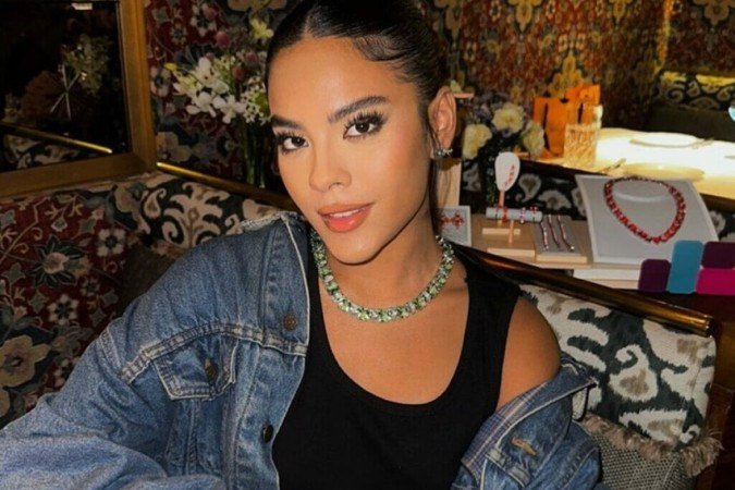 A atriz apareceu usando uma lingerie preta, com detalhes em renda, colocando para jogo seu corpo escultural - (crédito: Observatorio dos Famosos) A atriz apareceu usando uma lingerie preta, com detalhes em renda, colocando para jogo seu corpo escultural - (crédito: Observatorio dos Famosos)