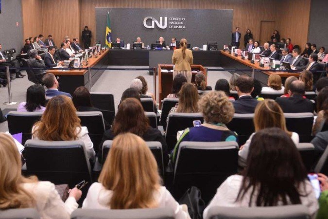 Norma aprovada pelo CNJ estabelece que mais mulheres devem ocupar o cargo de juízes nos tribunais de segundo grau. Até então, a resolução previa um critério de antiguidade, sem considerar gênero - (crédito: Ed Alves/CB/DA.Press) Norma aprovada pelo CNJ estabelece que mais mulheres devem ocupar o cargo de juízes nos tribunais de segundo grau. Até então, a resolução previa um critério de antiguidade, sem considerar gênero - (crédito: Ed Alves/CB/DA.Press)
