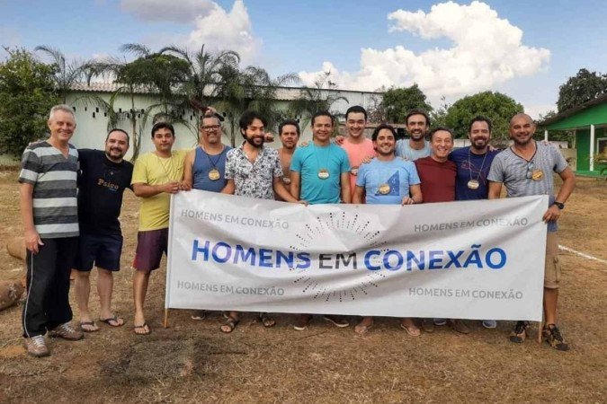Unir os homens e compartilhar medos e inseguranças é o que os une