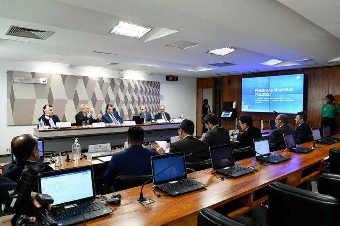 Estudo do Sebrae, apresentado na CCJ, mostra que 29% das empresas optantes do Simples Nacional fechariam suas portas se o regime fosse alterado pela reforma tributária. - (crédito: Reprodução/Senado) Estudo do Sebrae, apresentado na CCJ, mostra que 29% das empresas optantes do Simples Nacional fechariam suas portas se o regime fosse alterado pela reforma tributária. - (crédito: Reprodução/Senado)