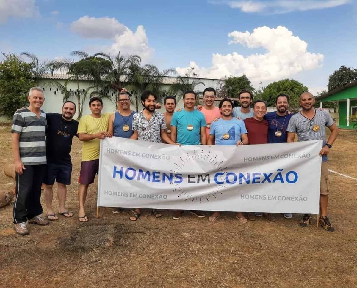 Unir os homens e compartilhar medos e inseguranças é o que os une