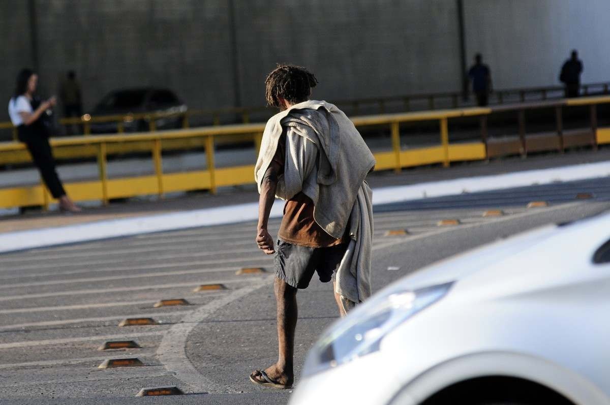 Governo cria programa de pontos de apoio para a população de rua