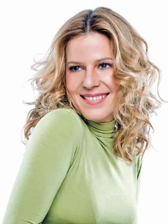 Fulgurante aos 61 anos Veja o talento e a beleza de Paula Toller