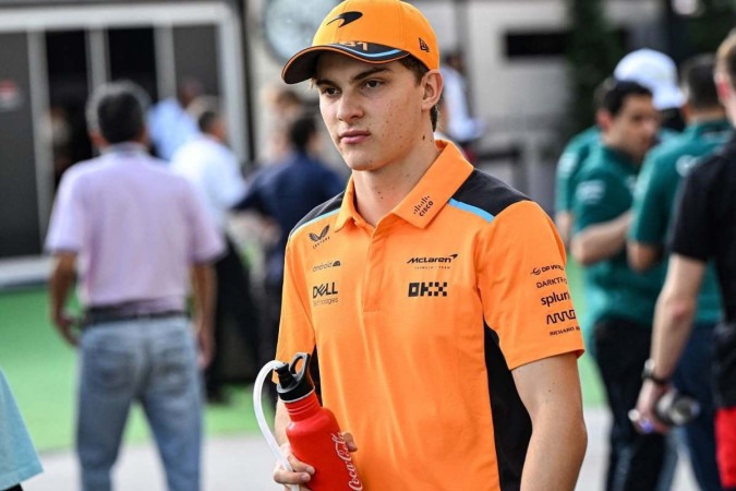 Piastri estendeu o vínculo para permanecer na McLaren até o final da temporada de 2026 - (crédito: Roslan Rahman/AFP) Piastri estendeu o vínculo para permanecer na McLaren até o final da temporada de 2026 - (crédito: Roslan Rahman/AFP)