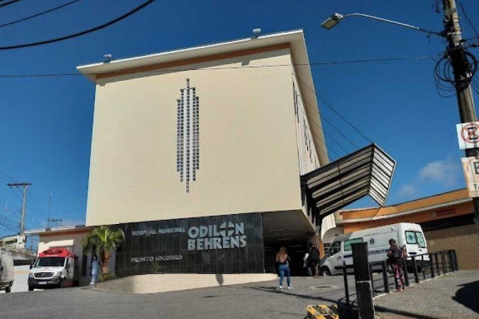 Adolescente, de 13 anos, foi levada para atendimento médico no Hospital Odilon Behrens
 -  (crédito: Reprodução/ Google Maps/ Reginaldo Mesquita )