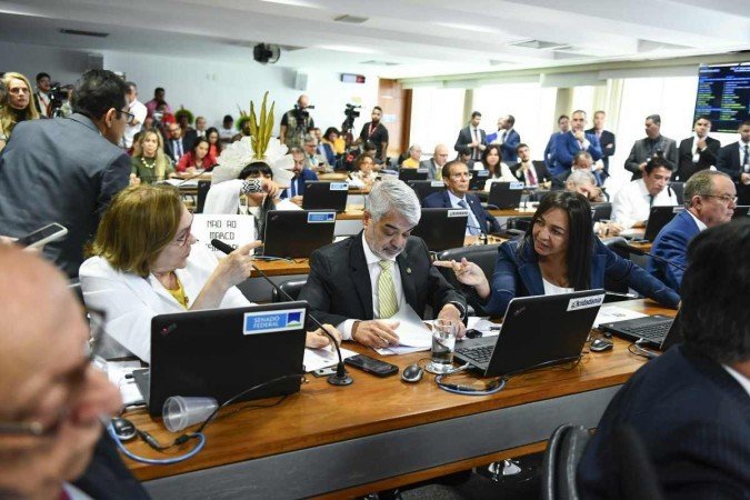 Senadores governistas pediram vista coletiva, após relator apresentar parecer favorável à proposta -  (crédito: Roque de Sá/Agência Senado)
