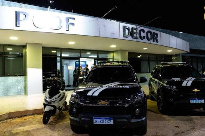 Operação da PCDF cumpriu dois mandados de prisão preventiva e 16 mandados de busca e apreensão contra grupo criminoso - (crédito: PCDF) Operação da PCDF cumpriu dois mandados de prisão preventiva e 16 mandados de busca e apreensão contra grupo criminoso - (crédito: PCDF)