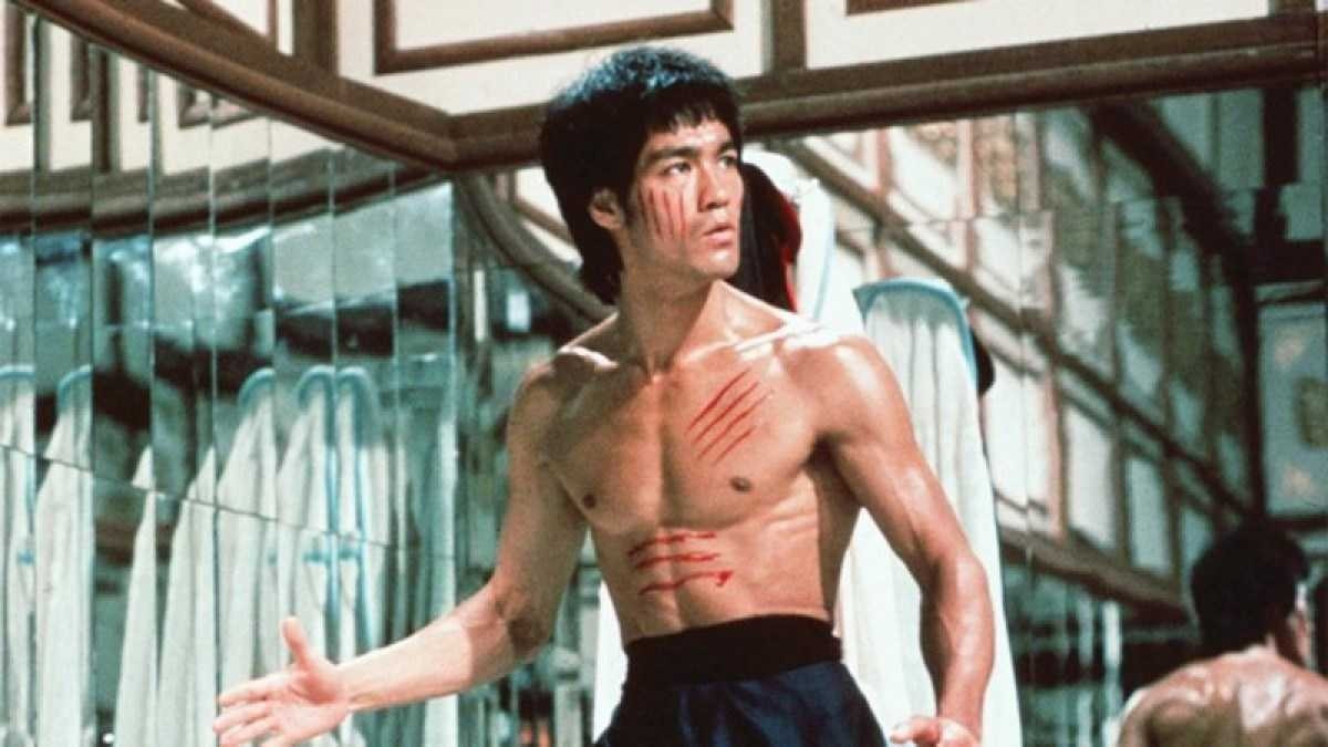 Homenagem a carreira impactante de Bruce Lee