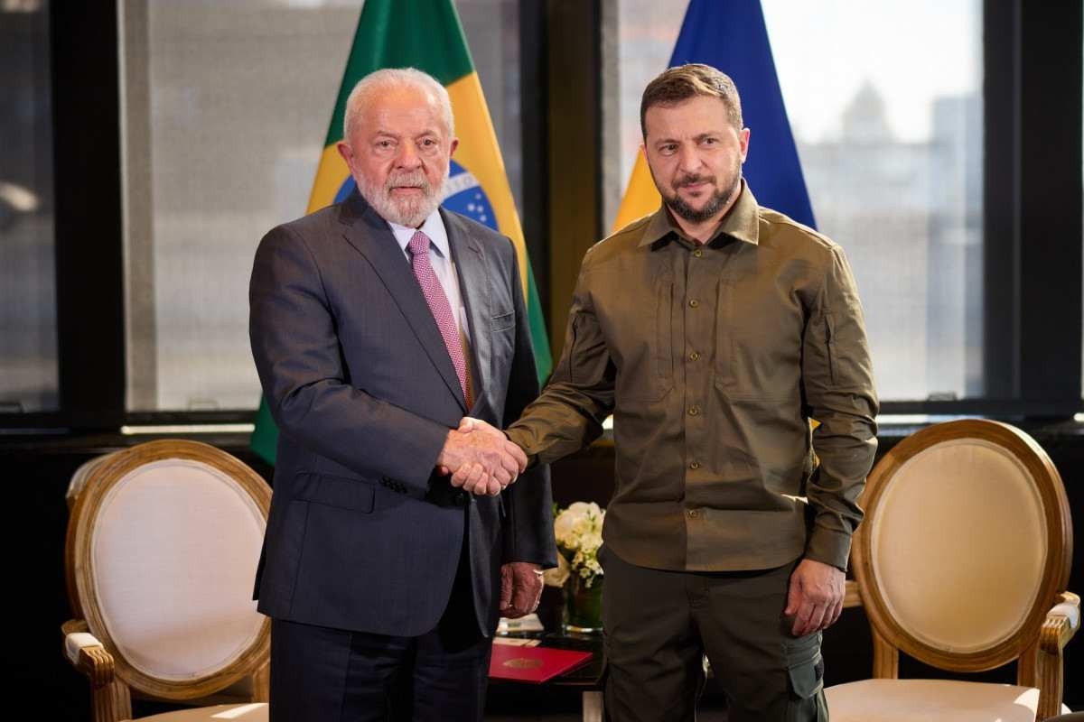 Chanceler da Ucrânia comete gafe após reunião entre Zelensky e Lula