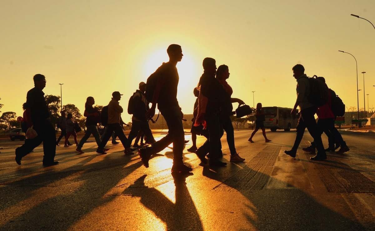 Vida mais longa: expectativa do brasileiro sobe para 76,6 anos, diz IBGE