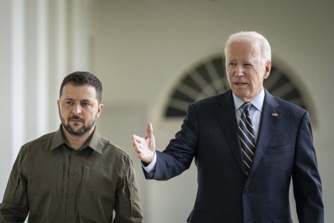 Zelenski chegou ao Capitólio com uma mensagem firme em conversações privadas com líderes republicanos e democratas - (crédito: Getty Images via AFP) Zelenski chegou ao Capitólio com uma mensagem firme em conversações privadas com líderes republicanos e democratas - (crédito: Getty Images via AFP)