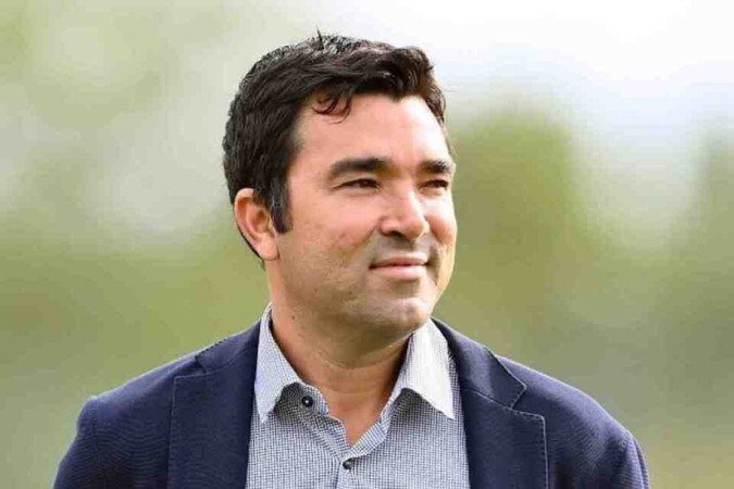 Astro nos campos pelo Barcelona, Deco é diretor de futebol do clube
