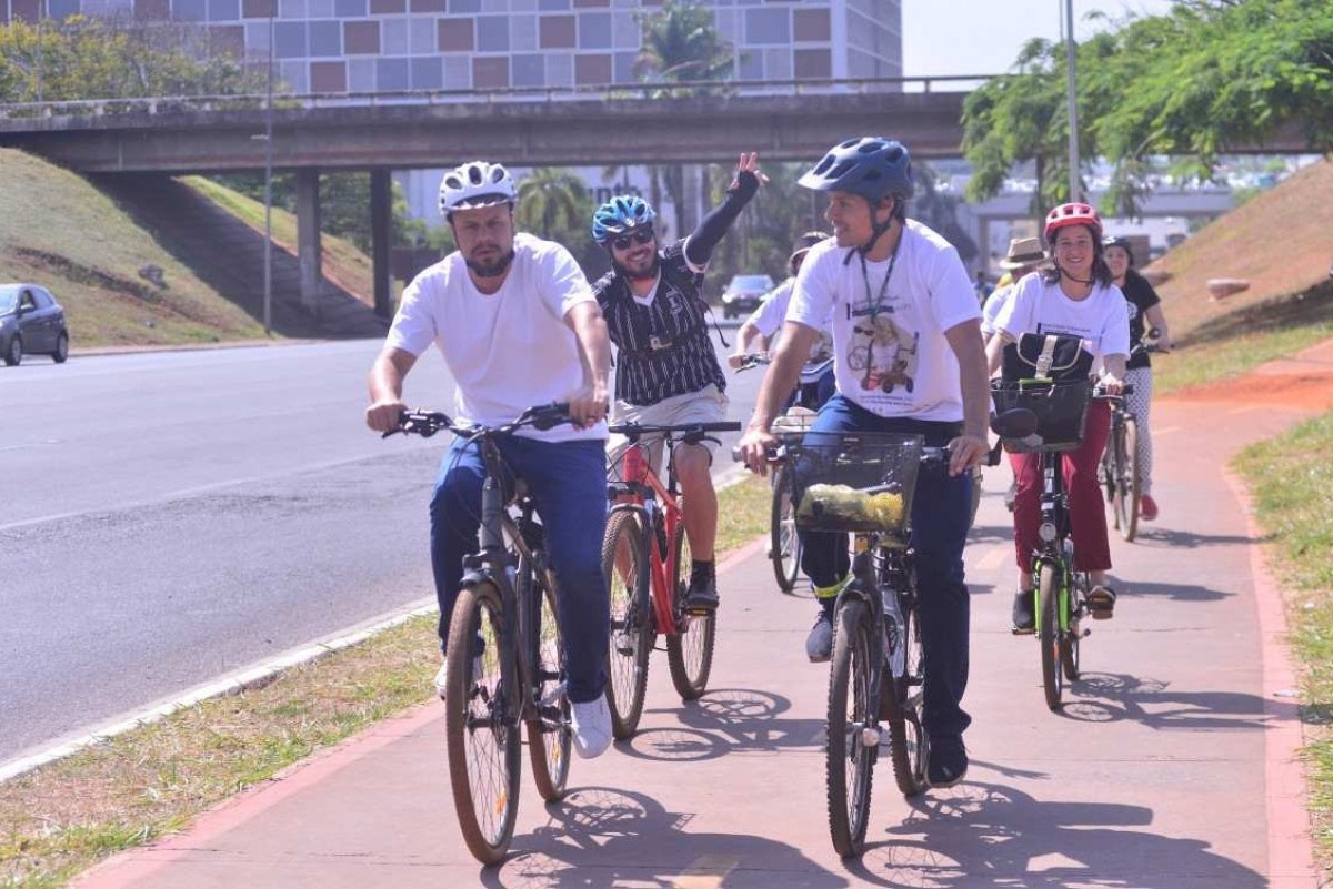 Dia Mundial Sem Carro é celebrado com passeio ciclístico 