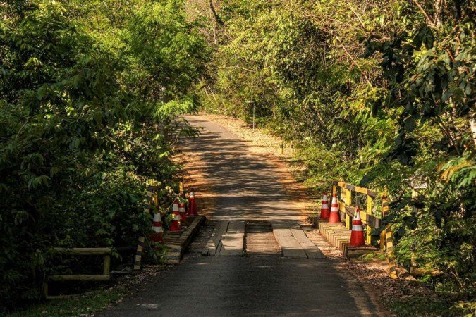  22/09/2023 Crédito: Kayo Magalhães/CB/D.A Press. Brasilia - DF. Cidades. Brasília possui 63 sítios arqueológicos. Na foto, o Parque Nacional de Brasília com a Estrada real. 