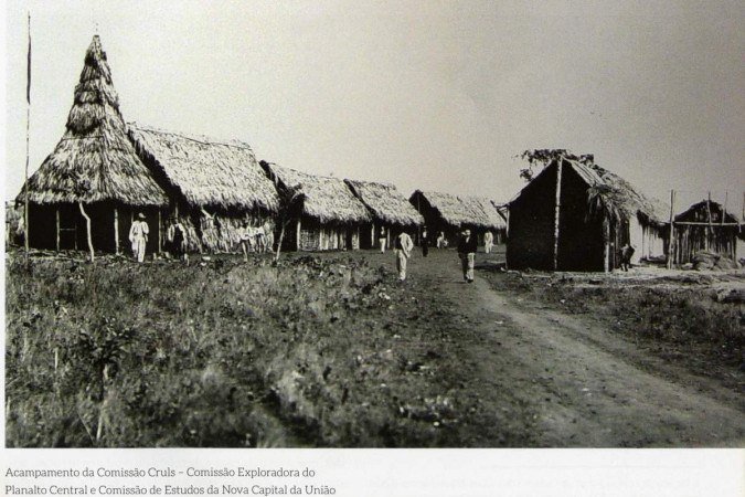A Comissao Cruls (1894 a 1895) definiu o quadrilátero do Distrito Federal, localizado no Parque Nacional de Brasilia