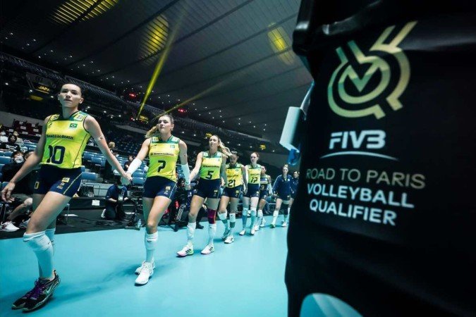 Seleção Brasileira tem quatro vitórias em cinco partidas no Pré-Olímpico de Vôlei, no Japão -  (crédito: Divulgação/FIVB)