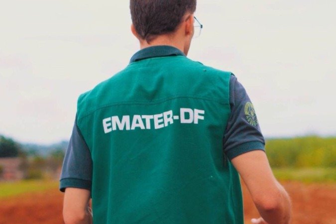 Técnico da Emater-DF. Certame oferta 126 vagas e iniciais de até R$ 6 mil -  (crédito: Reprodução/Instagram)