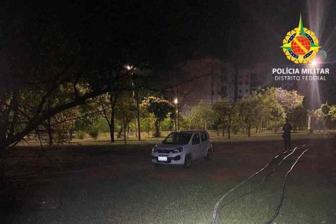 Polícia desarticula quadrilha especializada em furto de cabos
- (crédito: PMDF) Polícia desarticula quadrilha especializada em furto de cabos
- (crédito: PMDF)