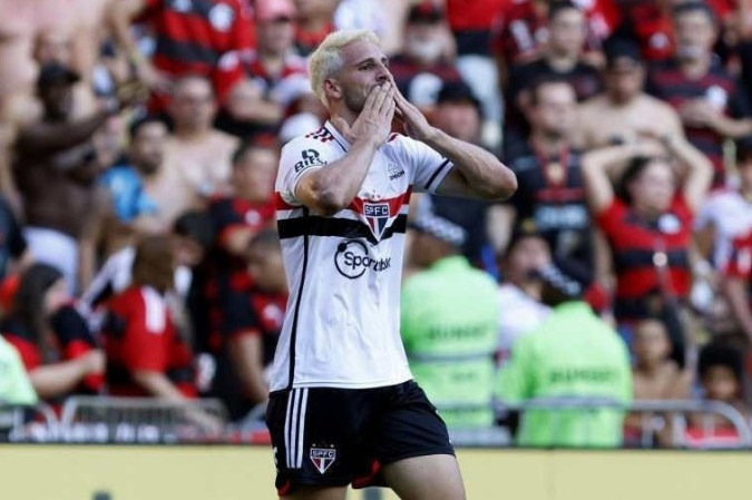 O atacante Calleri marcou apenas um gol na Copa do Brasil 2023: no jogo de ida da final -  (crédito: Rubens Chiri/São Paulo)