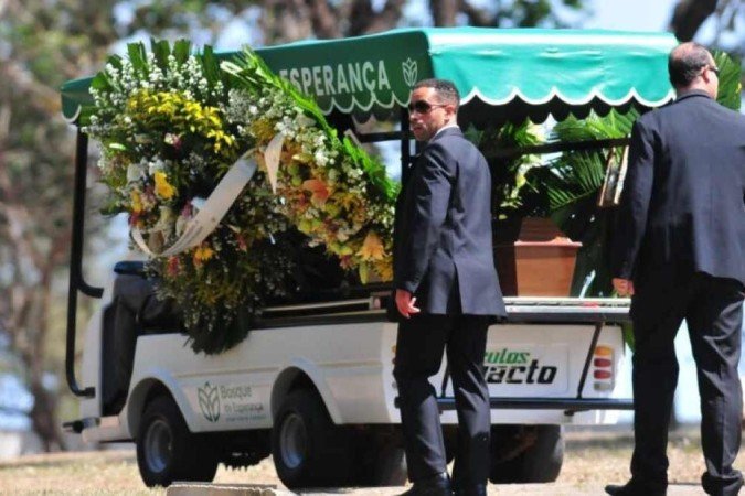 Corpo de Walewska foi enterrado em Belo Horizonte
 -  (crédito: Leandro Couri/EM/DA Press)