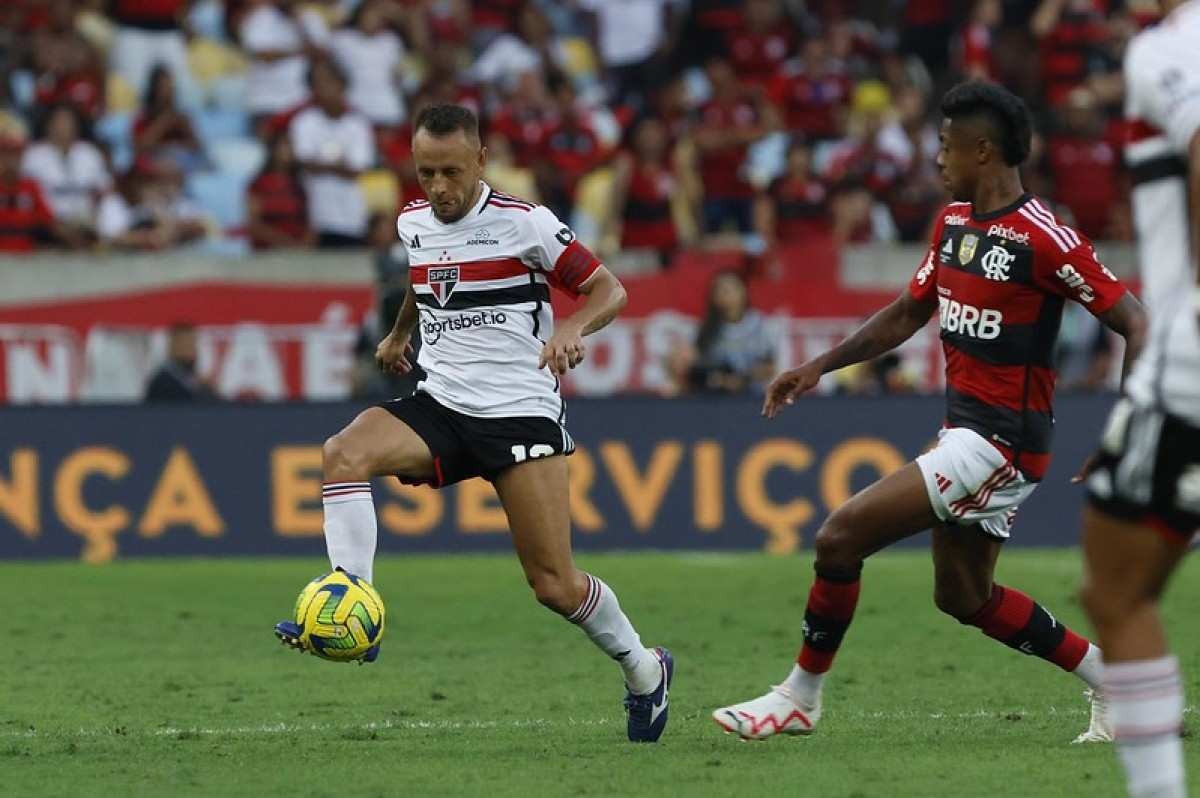 Escalações: veja como São Paulo e Flamengo jogam a final no Morumbi