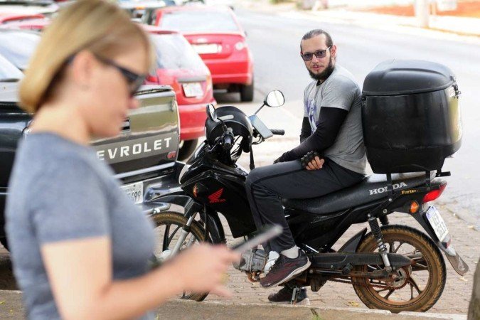  Gama registra umidade mais baixa na região, com 14%. Termômetros chegaram a marcar 36ºC. Na foto, Gladston Dias. 