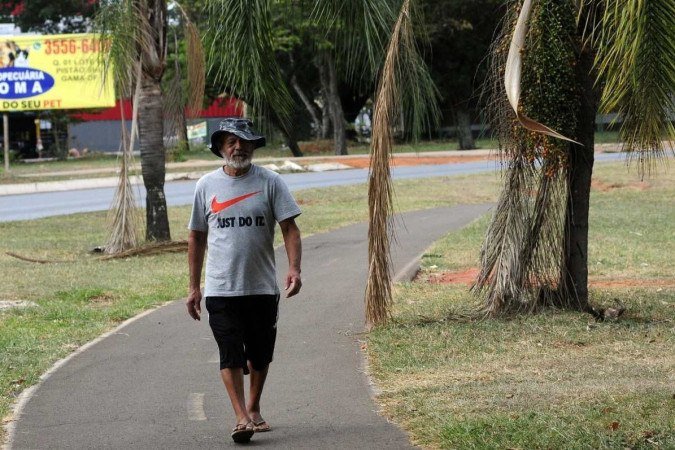  Gama registra umidade mais baixa na região, com 14%. Termômetros chegaram a marcar 36ºC. Na foto, Francisco de Assis.