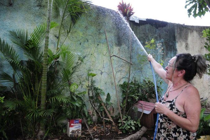  Gama registra umidade mais baixa na região, com 14%. Termômetros chegaram a marcar 36ºC. Na foto, Marlene Siqueira.