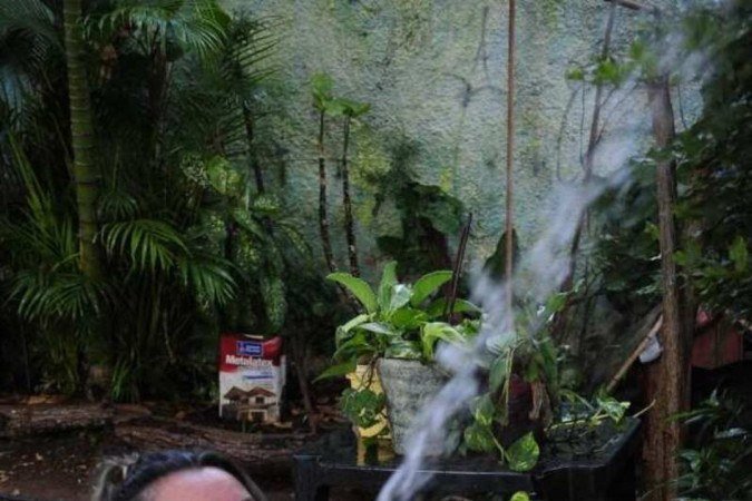  Gama registra umidade mais baixa na região, com 14%. Termômetros chegaram a marcar 36ºC. Na foto, Vilma Lúcia. 